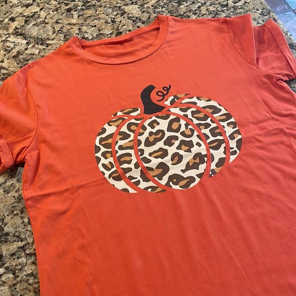 Fall Leopard Pumpkin Tee - Picture 4 of 4